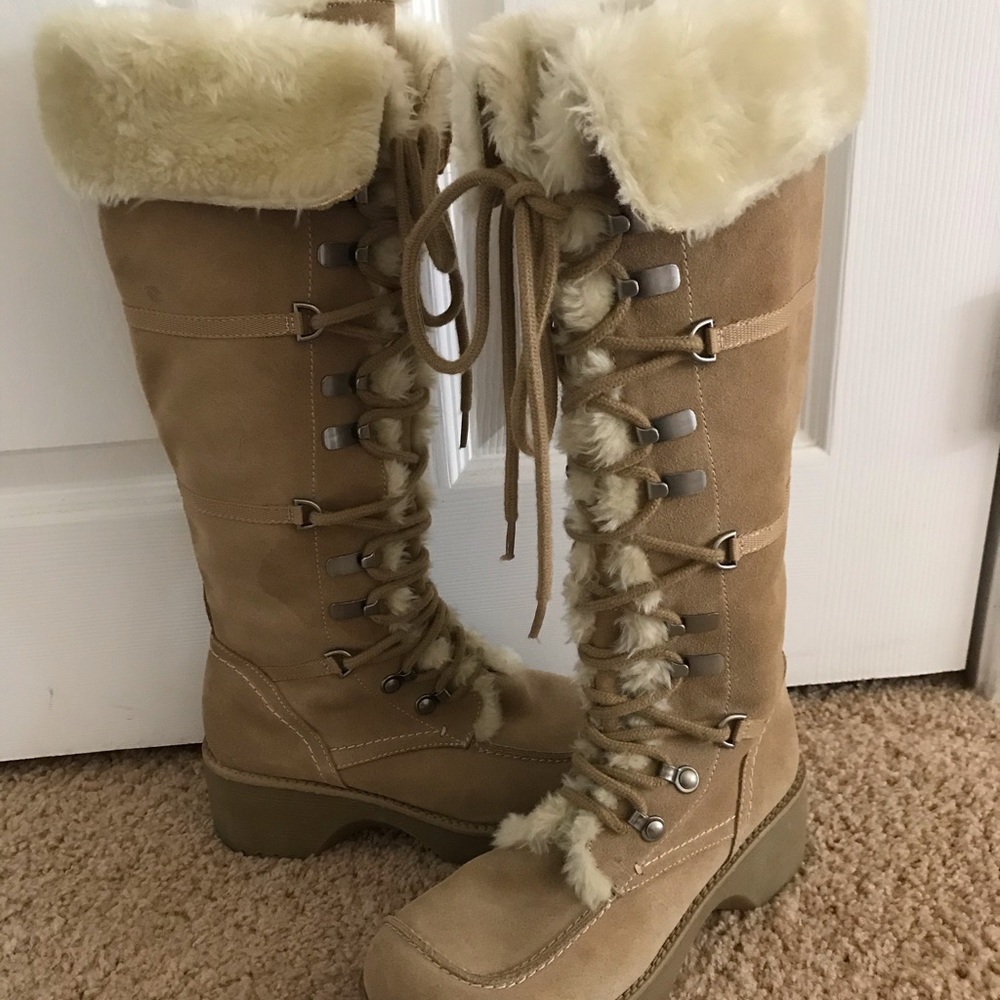 Tall fur lined boots 🥾